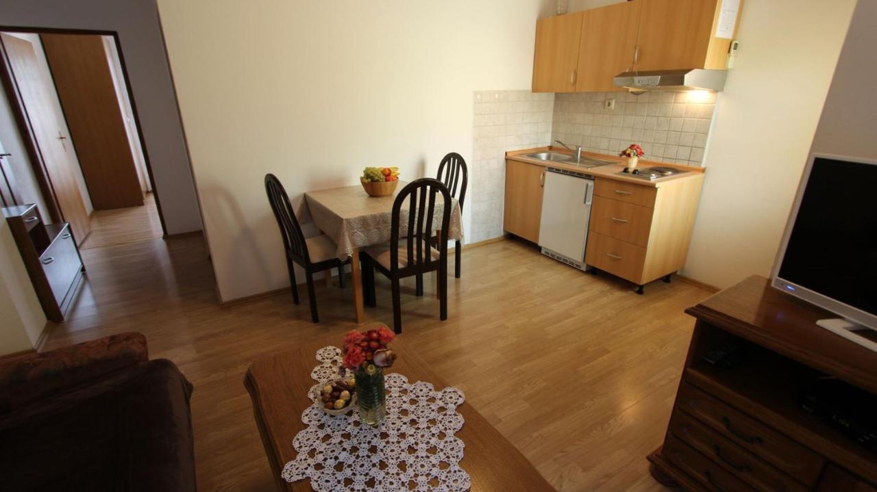Apartments Grzetic Malinska Exterior photo