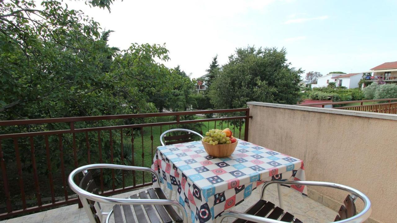 Apartments Grzetic Malinska Exterior photo